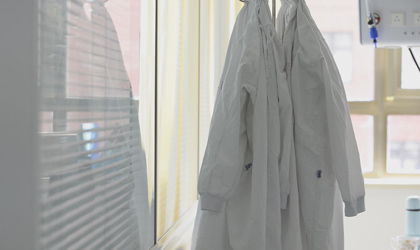 �o����������ͥ������t(y��)������������P(gu��n)�����L�걱�t(y��)��Ժ�����Ƹ����Ρ��t(y��)Ժ��Ⱦ������������?q��)��󣬡��״�ӡ�����Ӱ��������þÓ]֮��ȥ�������t(y��)��������ÿ��æ�ڲ鷿�����t(y��)�ڡ������v��Ѳҕ���ˣ��Еr�����Ϗ�(f��)�s�����g(sh��)Ҫ��10����С�r��һվ����һ�졣�ܶ��r�����������ܰ��r������r�°࣬�����úͼ�����۵ĕr�g�����o���ߵĽ��������L�^���У���?q��)���ӛ�߱��_��������ͥ����ă�(n��i)�θУ�������һ��ĸ�H�����ӡ�Ů�����Ҍ����Ǻܲ��Q������ĺܶ����鶼���������ˎ�æ�����ӬF(xi��n)����С�W(xu��)���꼉����鹤��̫æ�����ļ��L����һ�ζ��]��ȥ�^�����f���@Щ����?q��)�����Ȧ��Щ���t���_�������صĹ������͉�����׌�t(y��)��������ͥ�������g(sh��)�����y���F(xi��n)��ͥ�c�I(y��)��ƽ�⡣[Ԕ��(x��)]