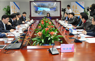 ��Մ���F��