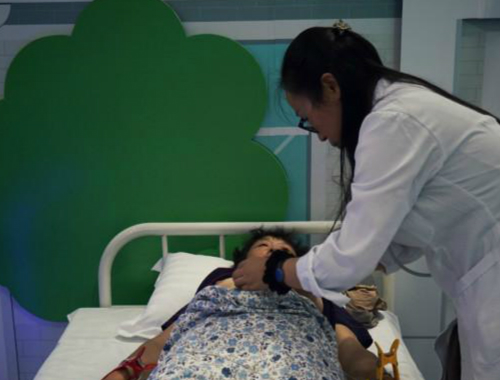 �����ǻ��t(y��)��չ�^(q��)ĳ�Ŀ�����ˆT���^��չʾ�������аl(f��)�ĸ��N�����t(y��)���O(sh��)�䡣��(j��)�����ˆT��B��ԓ�Ŀ�ă�(y��u)�����Ի�(li��n)�W(w��ng)�ķ�ʽ�����y(t��ng)���h(yu��n)���t(y��)�������r(n��ng)�塢�l(xi��ng)�(zh��n)��һЩ��^(q��)��ʹһЩ���ӵ��ϰ�����ֱ�ӫ@�ñ��������t(y��)Ժ���ҷ���(w��)����Q�����������y�ĸ��N���}��[Ԕ��(x��)] 