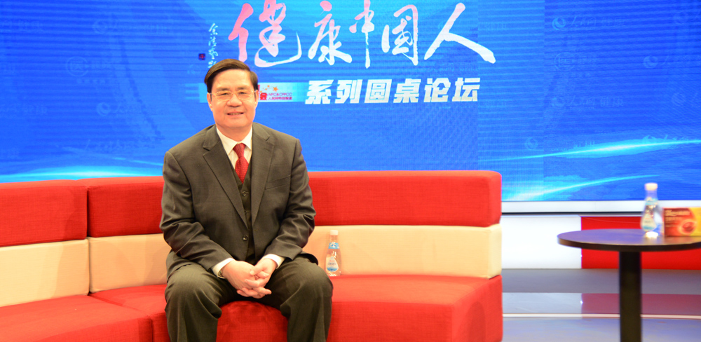 全國(guó)政協(xié)委員、農(nóng)工黨中央醫(yī)療衛(wèi)生工作委員會(huì)委員、中醫(yī)科學(xué)院望京醫(yī)院骨科主任溫建民