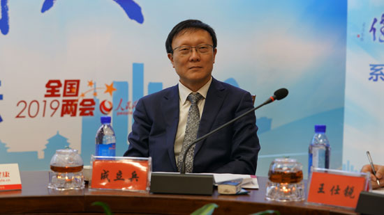 成立兵 華潤醫療執行董事、行政總裁