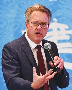 �����ƌWԺԺʿJeff F.MILLER 