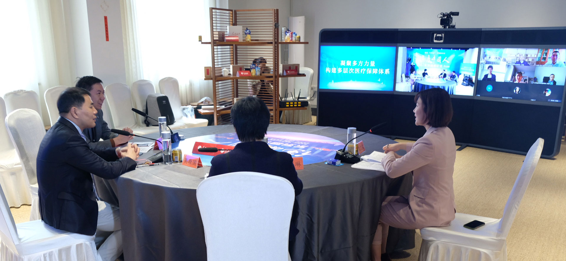 �����۶෽�����������Ӵ��t�������wϵ������Փ���F��