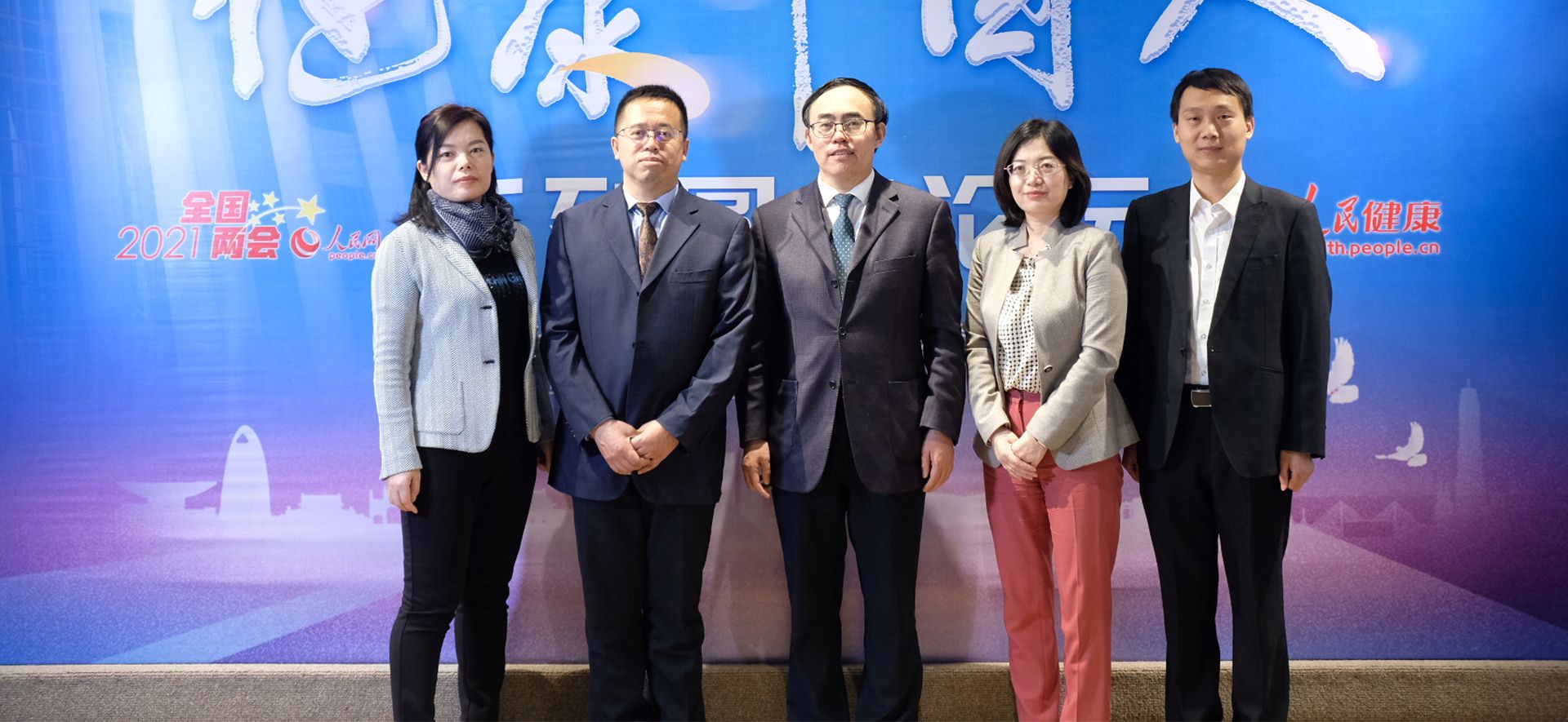 �����Ї���ϵ�ЈA��Փ��֮���Ƅӻ��W�t�����|���lչ���������e��Ӱ