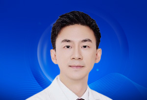 北京大學人民醫院眼視光中心主任醫師
王凱